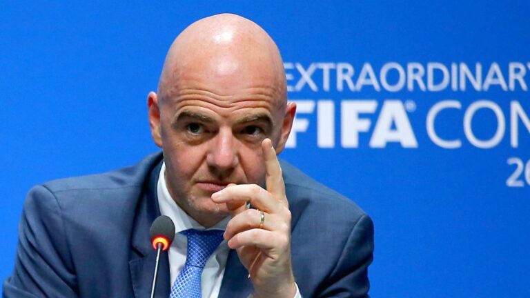 Presidente de la FIFA defiende a Catar